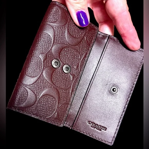 Unisex Coach NWOT Brown Leather Embossed Logo (multi) Key Holder Trifold Case - Picture 3 of 12